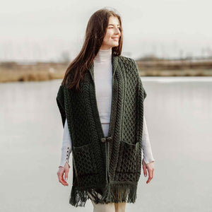 Women's Cable Pattern Pocket Shawl, Army Green