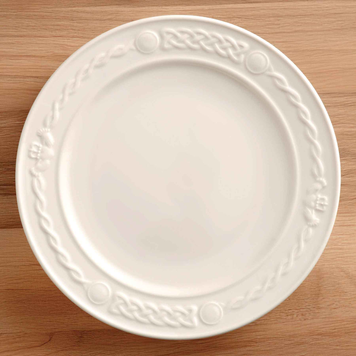 Belleek Claddagh Dinner Plate